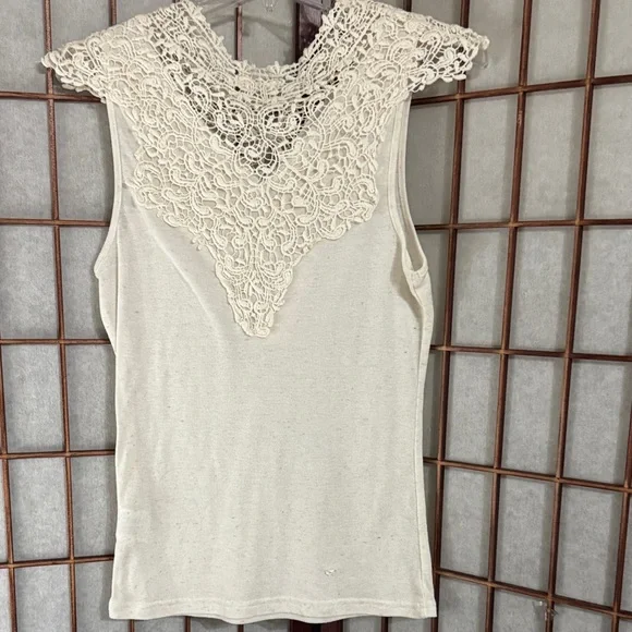 A'Reve Cream Crochet Lace Accent Tank Top PTP 18 inches - Picture 3 of 4